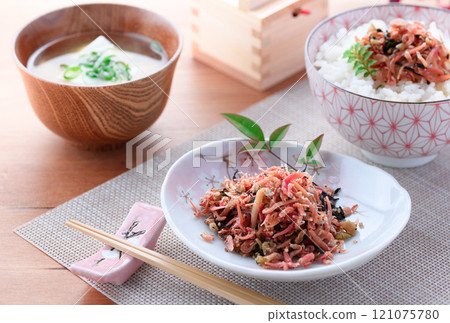 Plum Chirimen (Chirimen-jiko with plum) Plum Chirimen (Chirimen-jiko with plum) 121075780
