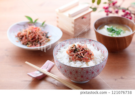 Chirimenjako 配李子米飯 Chirimenjako 配李子米飯 121076738