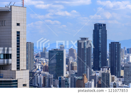 大阪站前3號館33樓東南景 大阪證券交易所大樓及二條山 2024年8月9日 121077853