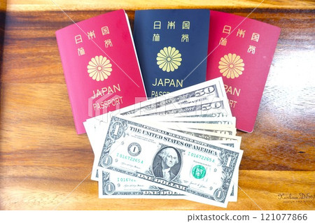日本護照和美元 日本護照和美元 121077866