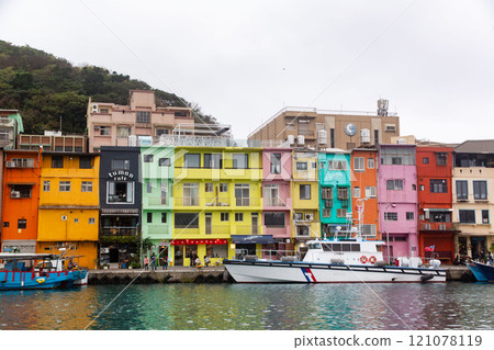 Keelung, a port city in northern Taiwan. A colorful fishing port known as the Venice of Taiwan. 121078119