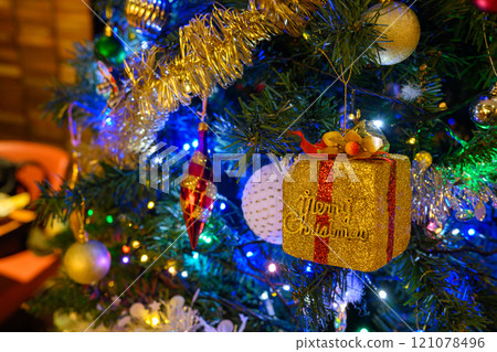 Christmas tree_2118 Christmas tree_2118 121078496