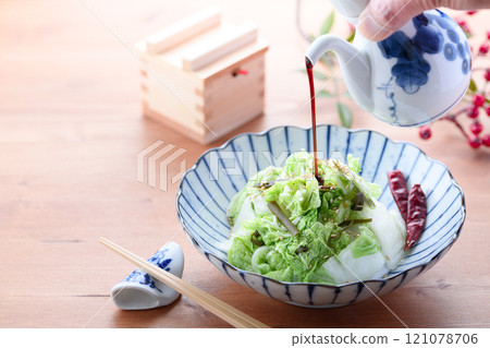 只需鹽和海帶就能輕鬆做的家常菜♪ 泡菜（泡菜） 121078706