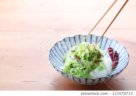 Home cooking: Easy to make with just salt and kelp! Lightly pickled Chinese cabbage (pickled Chinese cabbage) Home cooking: Easy to make with just salt and kelp! Lightly pickled Chinese cabbage (pickled Chinese cabbage) 121078713