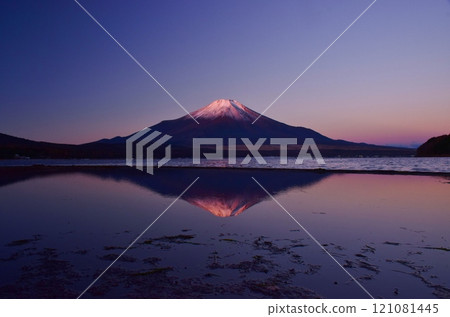 Lake Yamanaka and Mt. Fuji at dawn Lake Yamanaka and Mt. Fuji at dawn 121081445