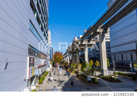 Tachikawa Sansan Road in front of Takashimaya 121081530
