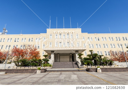 Wakayama City, Wakayama Prefecture, Wakayama Prefectural Office in fine weather 121082630