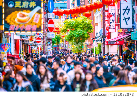日本橫濱城市景觀 2025 年春節燈光。 12月,唐人街街人潮洶湧...新時代好運... = 12月12日 日本橫濱城市景觀 2025 年春節燈光。 12月,唐人街街人潮洶湧...新時代好運... = 12月12日 121082878