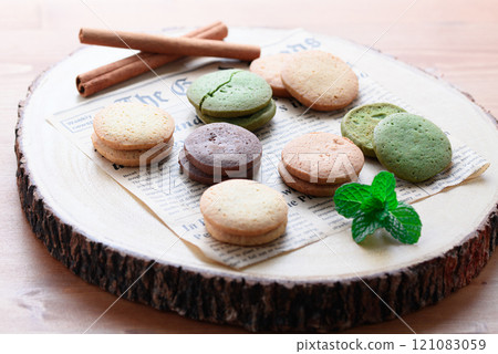 different kinds of cookies 121083059