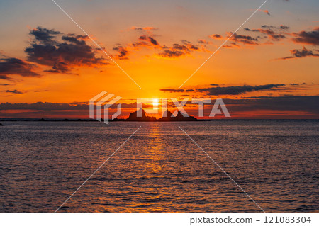 (Kanagawa Prefecture) Manazuru Peninsula Mitsuishi Coast Sunrise 121083304
