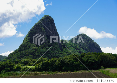 Snoopy Mountain, also known as the strangely shaped Takeyama rocks (Ibusuki City, Kagoshima Prefecture) 121083379