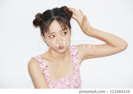 Casual girly portrait of a young woman Casual girly portrait of a young woman 121084220