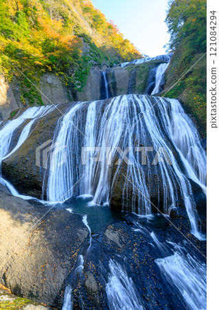 Fukuroda Falls in autumn, Daigo Town, Ibaraki Prefecture 121084294