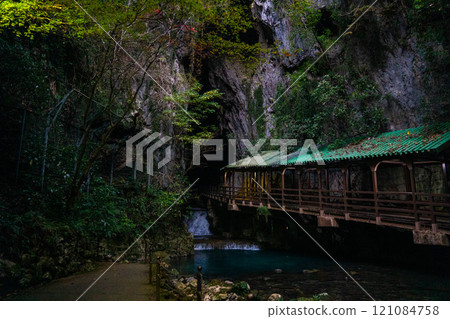Akiyoshido Cave at night Akiyoshido Cave at night 121084758