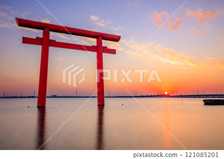 秋天的鹿島神社,第一鳥居,日落,茨城縣鹿島市 秋天的鹿島神社,第一鳥居,日落,茨城縣鹿島市 121085201