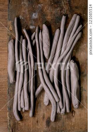 Pottery workshop idea 121085514