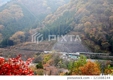 西武秩父線「11月下旬的蘆久保站」俯視圖 西武秩父線「11月下旬的蘆久保站」俯視圖 121086144
