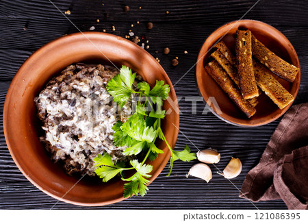 Vegan mushroom pasta sauce in bowl Vegan mushroom pasta sauce in bowl 121086395
