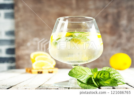 Homemade lemonade with lemon and mint 121086765