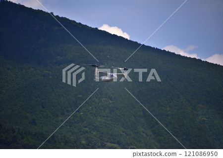 日本陸上自衛隊中部富士學校紀念活動,V-22魚鷹出現在靜岡縣小山町天空(3) 日本陸上自衛隊中部富士學校紀念活動,V-22魚鷹出現在靜岡縣小山町天空(3) 121086950