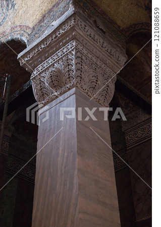 Hagia Sophia is a museum, historical basilica and mosque in Istanbul. It was built by the Byzantine Emperor Justinianus, for 532-537 in Istanbul. Photo shooting 14 june 2020 121088659