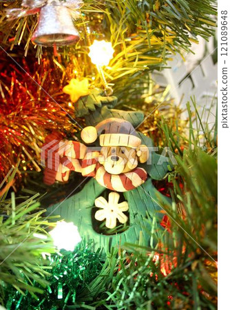 Christmas Tree with Ornaments and Foliage Christmas Tree with Ornaments and Foliage 121089648