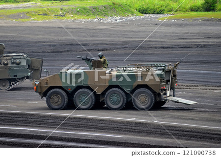 中部/日本陸上自衛隊/富士學校紀念活動/96式輪式裝甲車在前線部署士兵/靜岡縣小山町 121090738