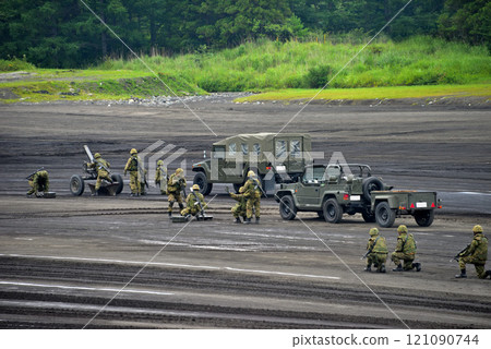 Chubu, Japan Ground Self-Defense Force, Fuji School Commemorative Event, 120mm and 81mm mortars hitting enemy tanks, Oyama Town, Shizuoka Prefecture (1) Chubu, Japan Ground Self-Defense Force, Fuji School Commemorative Event, 120mm and 81mm mortars hitting enemy tanks, Oyama Town, Shizuoka Prefecture (1) 121090744