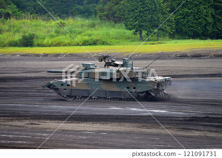 中部/日本陸上自衛隊/富士學校紀念活動/10式戰車與敵方戰車正面衝鋒/靜岡縣小山町(2) 中部/日本陸上自衛隊/富士學校紀念活動/10式戰車與敵方戰車正面衝鋒/靜岡縣小山町(2) 121091731