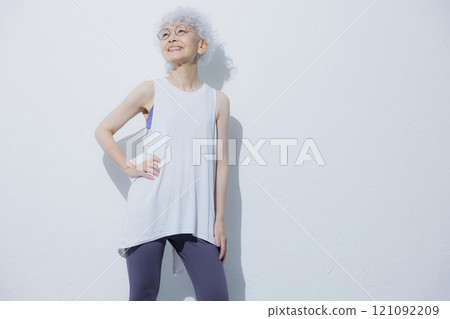 Senior women of sportswear 121092209