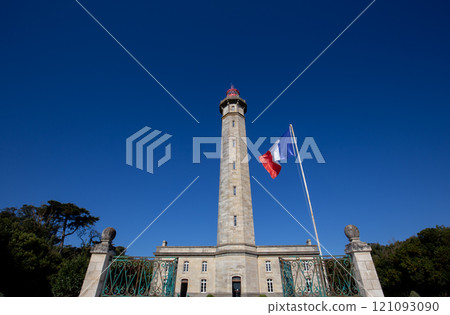 Phare des baleines, whale lighthouse,  ile de Re island, france 121093090
