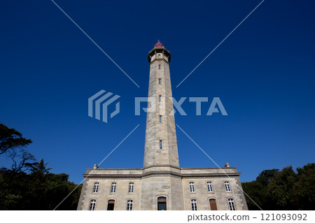 Phare des baleines, whale lighthouse, ile de Re island, france Phare des baleines, whale lighthouse, ile de Re island, france 121093092