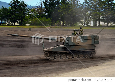 Chubu, Ground Self-Defense Force, Fuji School Commemorative Event, Type 99 Self-Propelled 155mm Howitzer proceeding to support missile vehicles, Oyama Town, Shizuoka Prefecture Chubu, Ground Self-Defense Force, Fuji School Commemorative Event, Type 99 Self-Propelled 155mm Howitzer proceeding to support missile vehicles, Oyama Town, Shizuoka Prefecture 121093282