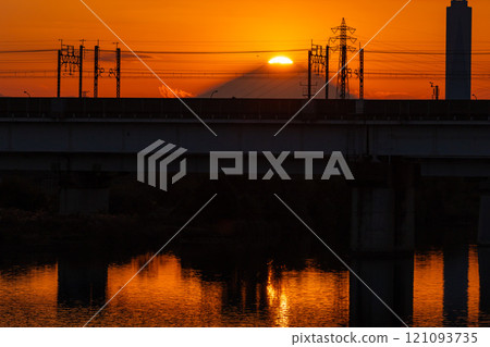 Diamond Fuji from Kawaguchi, Saitama Prefecture, 2024 121093735