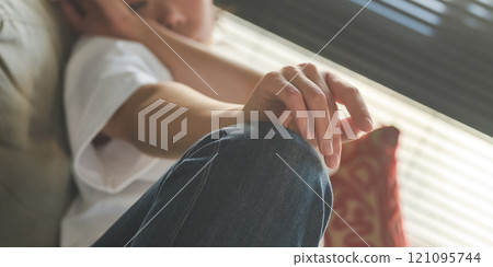 在工作室拍攝的肖像集 121095744