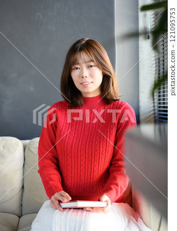 在工作室拍攝的肖像集 121095753