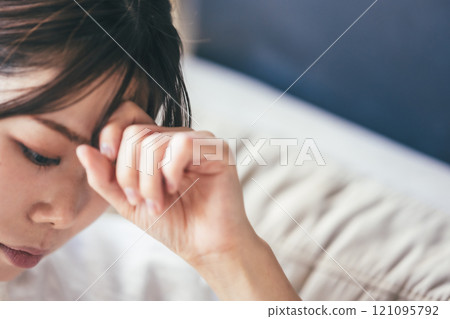 A collection of studio portraits 121095792