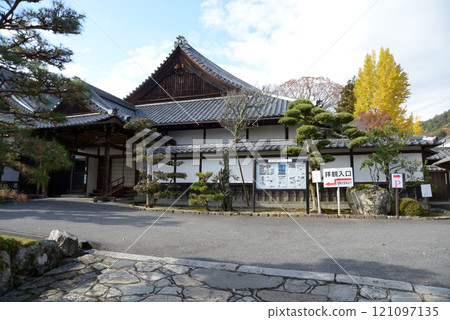 滋賀縣大津市比叡山里坊志賀音門跡坂本 121097135