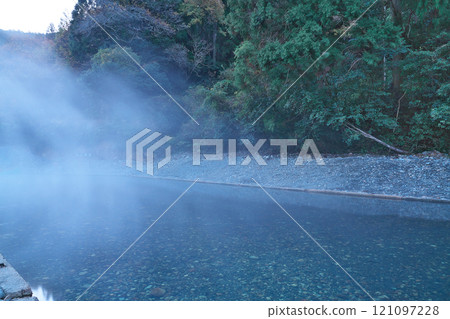 [川湯溫泉（隱士浴場）（黎明）] 和歌山縣田邊市本宮町川湯 121097228