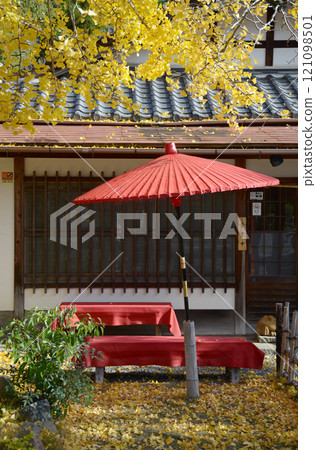 Umbrellas at a teahouse in the grounds of Seiryoji Temple, Saga, Ukyo Ward, Kyoto City 121098501