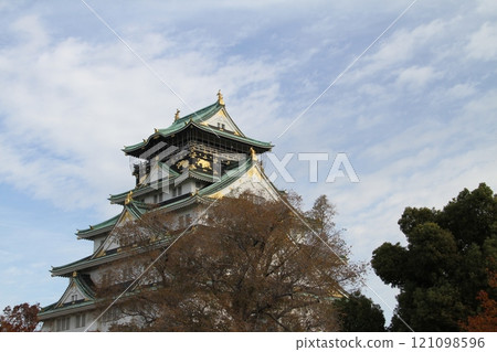大阪城公園,秋葉色彩繽紛 大阪城公園,秋葉色彩繽紛 121098596