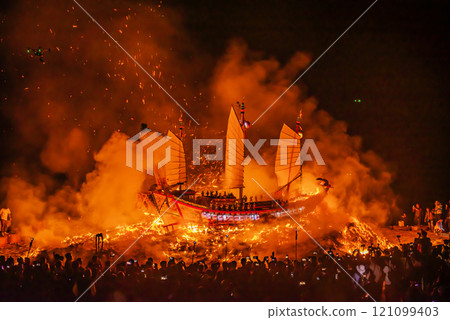 The burning of the king boat The burning of the king boat 121099403