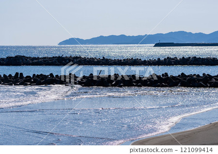 Seascape seen from near Minatohigashi 2-chome, Miyazaki City, Miyazaki Prefecture 121099414