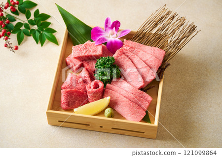 Assorted Japanese beef for yakiniku 121099864