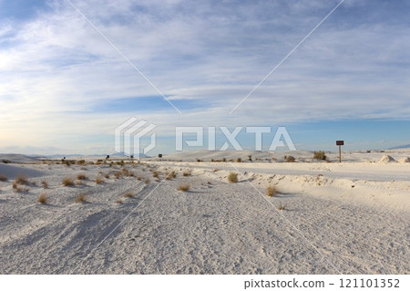 View of White Sands National Park (+road) 121101352