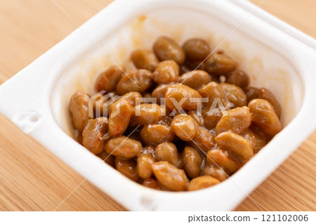 Large-grain natto in a pack 121102006