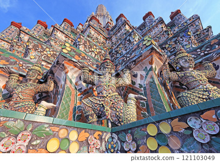 Wat Arun prang with blue sky as the background in Bangkok, Thailand 121103049