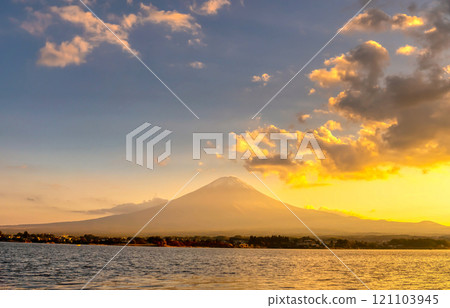Mount Fuji and Lake Kawaguchi in the setting sun 121103945