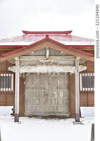 Photographing the scenery of Hiyama Shrine grounds in Esashi, Hokkaido in winter 121104940