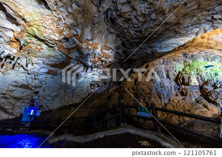 Akiyoshido Cave Mount Horai [Mine City, Yamaguchi Prefecture] 121105761